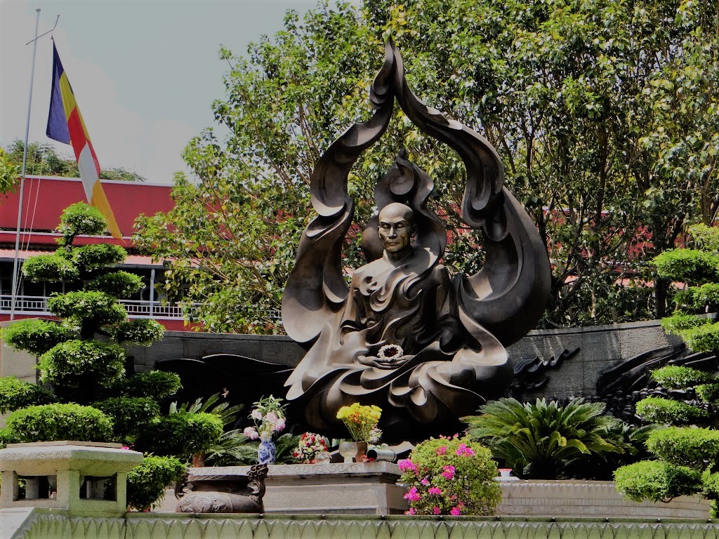 AFTERNOON TOUR: EXPORE MYTH, BELIEF & CULTURE BY MOTORBIKE HO CHI MINH CITY