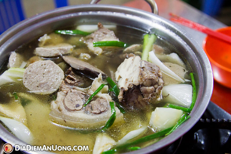 LOCAL SIGHTSEEING AND CRAZY FOOD MOTORBIKE TOUR  - AFTERNOON