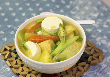 Vegetarian Sour Soup (Canh Chua Chay)