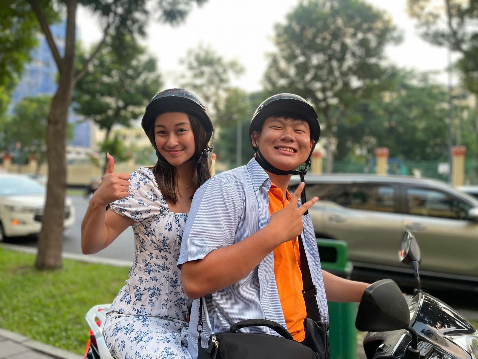 AFTERNOON: SAIGON DISCOVER & SHOP AT LOCAL MARKETS WITH SOUVERNIR MOTORBIKE TOUR HO CHI MINH CITY