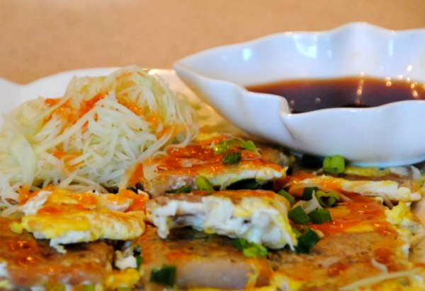 BỘT CHIÊN - VIETNAMESE FRIED RICE CAKE WITH EGG STREET FOOD